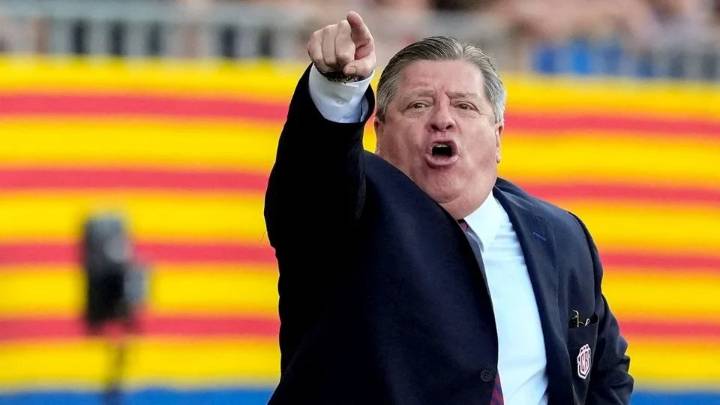 ‘Piojo’ Herrera vuelve a México tras ser despedido de Costa Rica