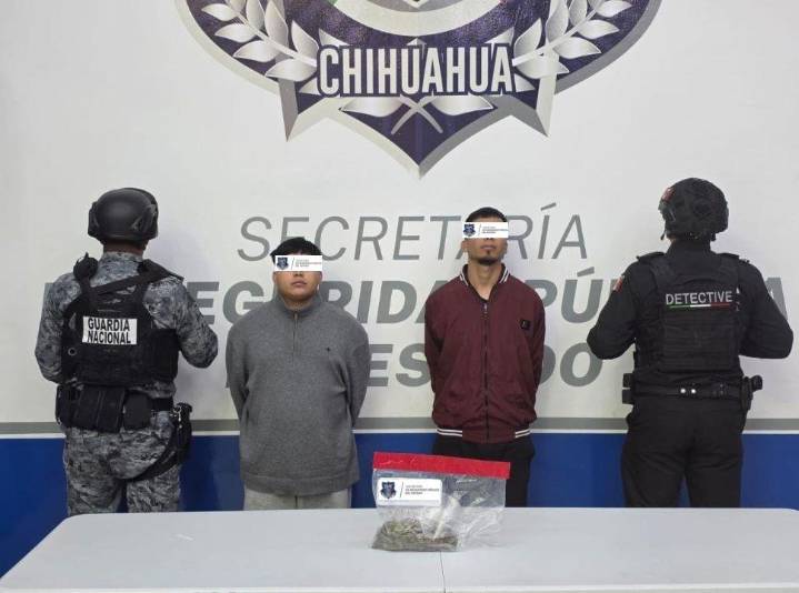 Asegura SSPE vehículo vinculado con triple homicidio y detiene a dos masculinos en Horizontes del Sur