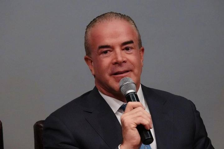 Libran orden de aprehensión contra copropietario de Miss Universo