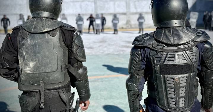 Policías de Guadalupe reciben entrenamiento para controlar multitudes por si se ocupa en el Mundial