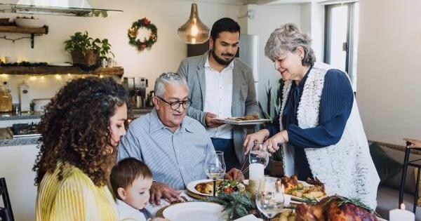 Doctors’ Tips to Stay Healthy and Safe This Holiday Season