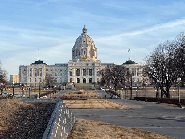 Independent candidate Newcome enters governor race