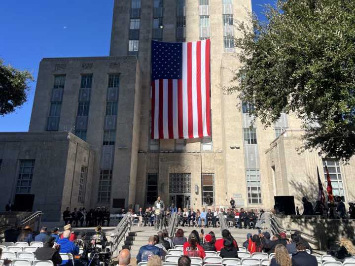 Houston leaders honor military service members during Veterans Day parade