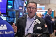 US stocks rise for a fifth straight day to close out a volatile month