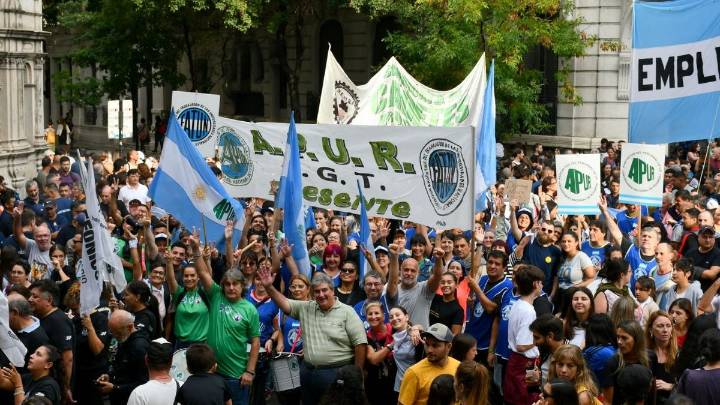 Otro día sin clases en la UNR: paro del gremio no docente para el próximo miércoles