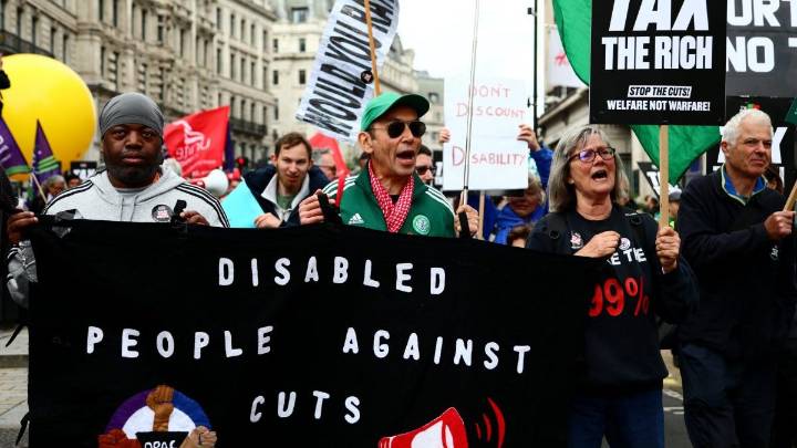 Labour brings four MPs suspended over welfare rebellion back into the fold