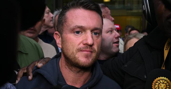 Tommy Robinson found not guilty in terror charges case