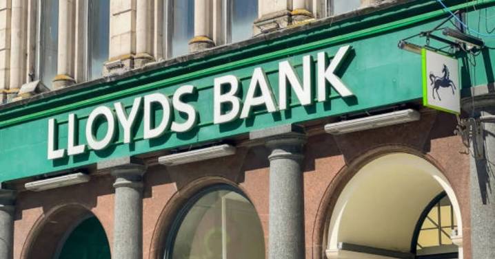 Lloyds Bank issues update which could save UK households £61,000