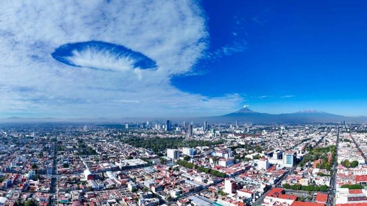 Extraño agujero en el cielo sorprende a habitantes de Puebla; ¿de qué se trata?
