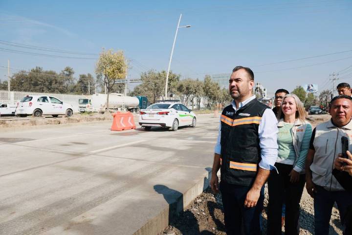 Abren tres carriles de avenida Adolf B. Horn; obra presenta avance del 60%