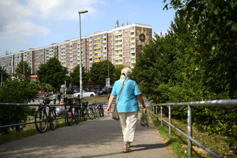 German home prices on track for 3%-plus annual rises, further stretching affordability