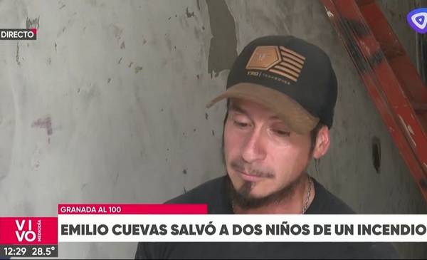 Héroe: rescató a dos niños y dos perros de un incendio y terminó internado