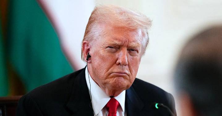 Donald Trump Fuels Dementia Concerns After Repeating Himself in Back