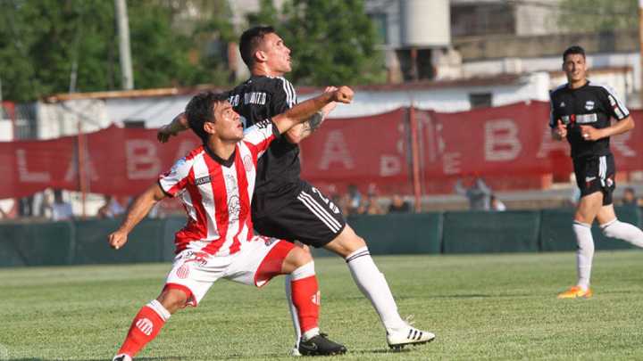 Liga Profesional: el impensado árbitro para el choque entre Deportivo Riestra y Barracas Central