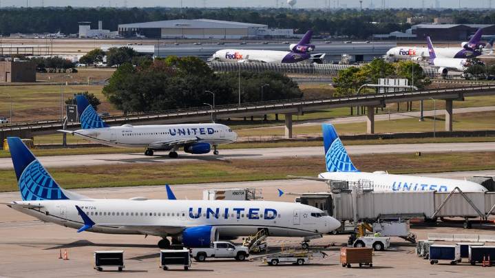 Up to 20% of flights could be canceled if shutdown continues, Duffy warns