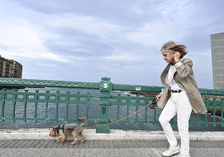 El viento sur obliga a activar el aviso amarillo por riesgo de incendios forestales y mañana por rachas de 90 km/h