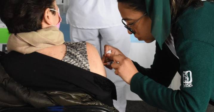 México se vacuna para el invierno: COVID e influenza, la doble defensa contra sarampión