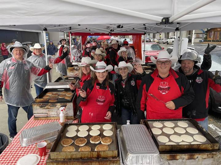 Calgary Grey Cup Committee brings ‘Western hospitality’ ahead of big game in Winnipeg