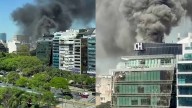 Increíble incendio en pleno microcentro: 200 evacuados y una columna de humo en la 9 de julio