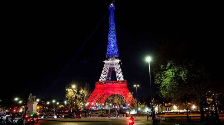 A diez años del ataque terrorista al Teatro Bataclan, el más sangriento de Francia, París homenajea a las 132 víctimas