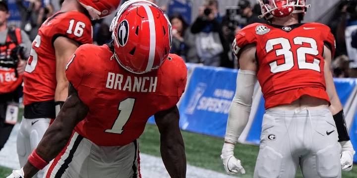 Georgia headed to fifth-straight SEC Championship game after No. 3 Texas A&M loses to No. 16 Texas