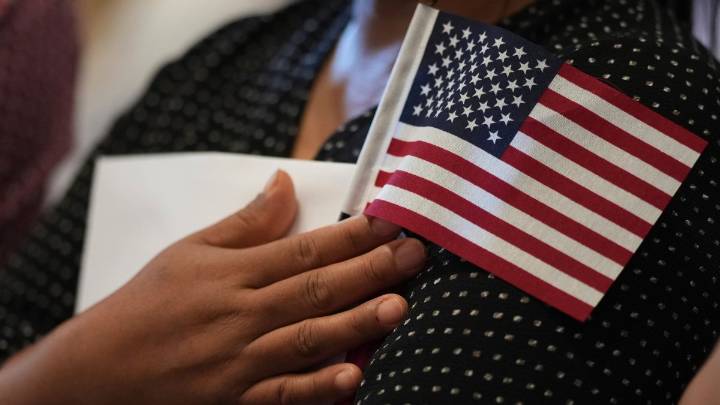 La incertidumbre de ciudadanos naturalizados de EEUU – Telemundo Washington DC (44)