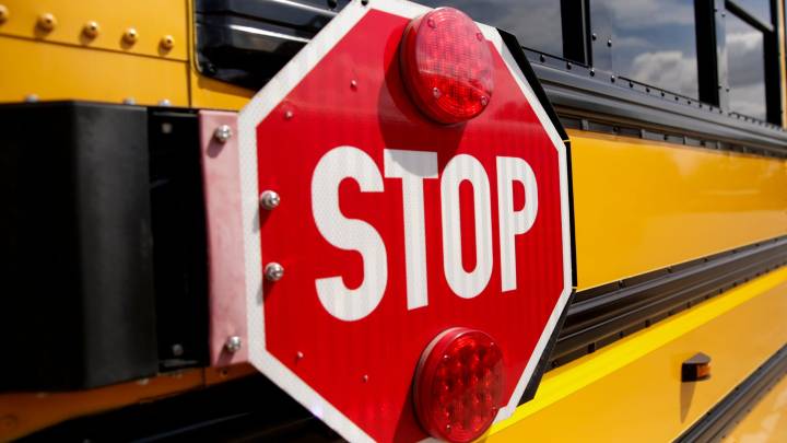 Bus crash in Phoenix leaves 6 kids hurt, woman in critical condition