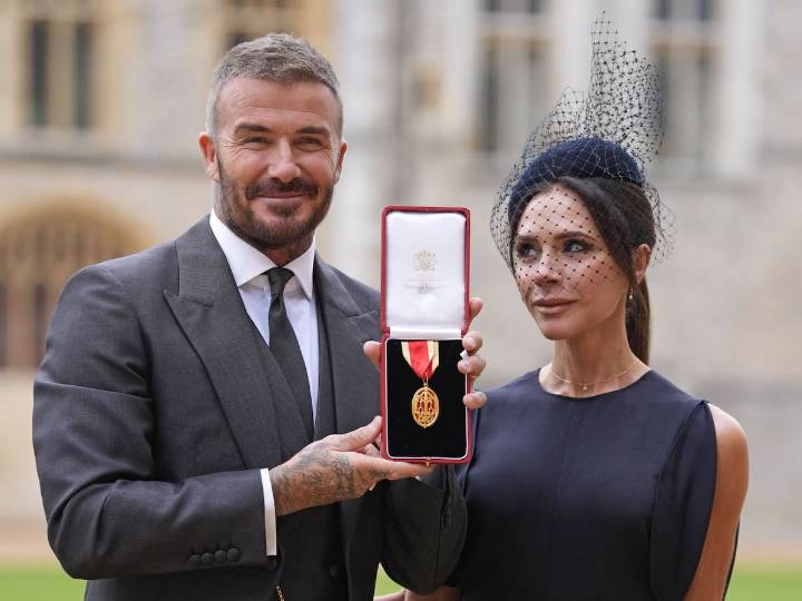 “Amo a mi país”. De villano a caballero: el rey Carlos III condecoró a “sir David” Beckham en Windsor