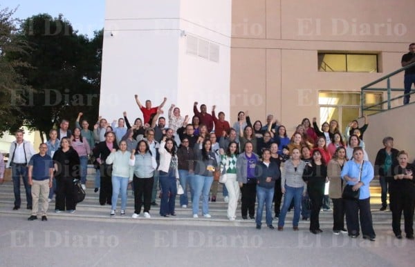 Galería.- Maestros exigen restitución de la clave L y L Plus
