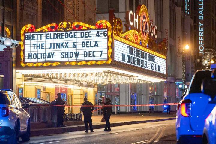 1 Dead, 8 Injured from Shootings in Chicago Hours After Christmas Tree Lighting