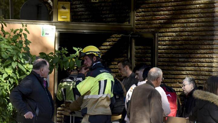 Preocupación de los negocios de la plaza Santa Clara de Huesca un día después del desalojo: "Estamos fatal, ahora mismo todo es incierto"