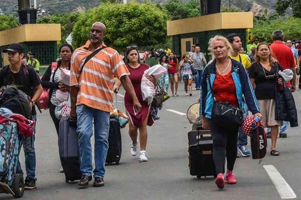 Acnur: Éxodo de venezolanos sigue estable desde el despliegue militar de Estados Unidos  en el Caribe
