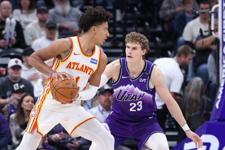 Deadspin | NBA roundup: Road-rampaging Hawks down Jazz