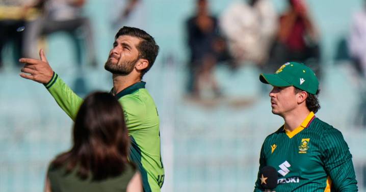 Pakistan batting first against South Africa with chance to win ODI series