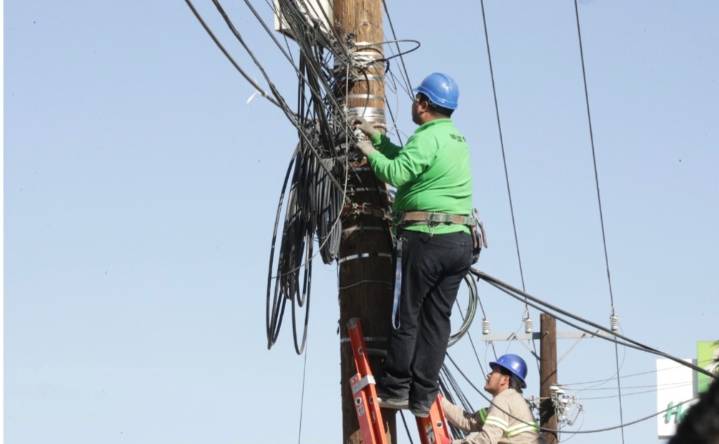 Retiran cableado obsoleto
