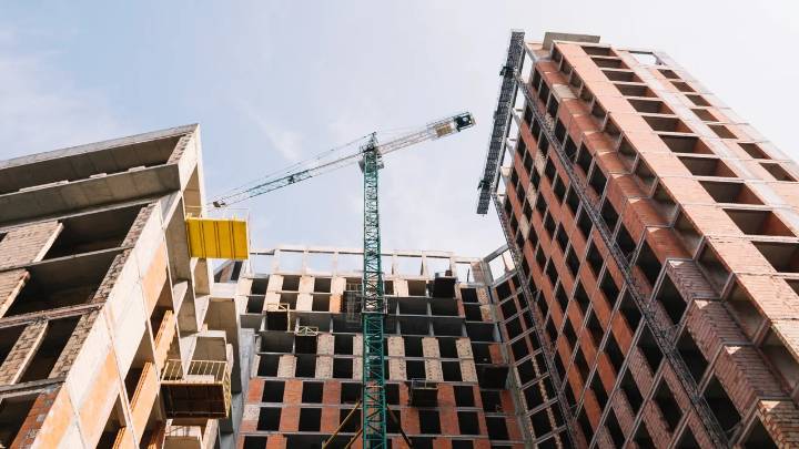 La millonada que le puede costar invertir en proyectos inmobiliarios sin respaldo jurídico