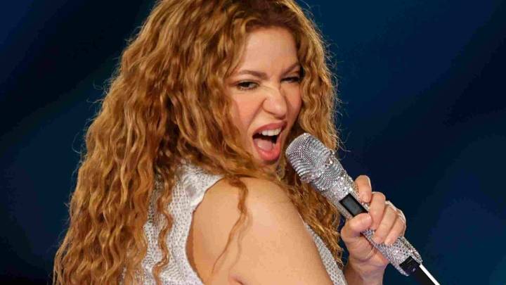 "Qué falta de educación": Shakira sufre incidente en medio de una de sus presentaciones en Chile
