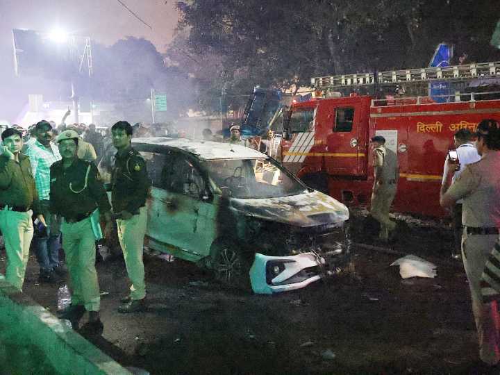 Un auto explota en una zona turística de Nueva Delhi y desata escenas de pánico: hay al menos ocho muertos