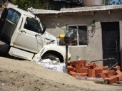 Tragedia en Chubut: un conductor fue atropellado por su propio camión y murió