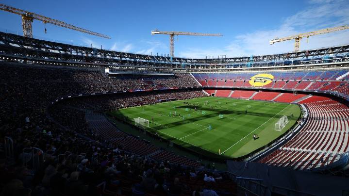 El Barcelona regresa al Camp Nou tras dos años de retrasos y restricciones