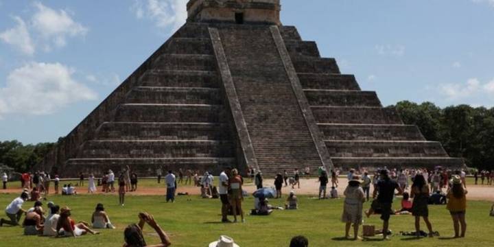 Un estudio internacional desafía la teoría de la sequía y revela nuevas causas del colapso maya