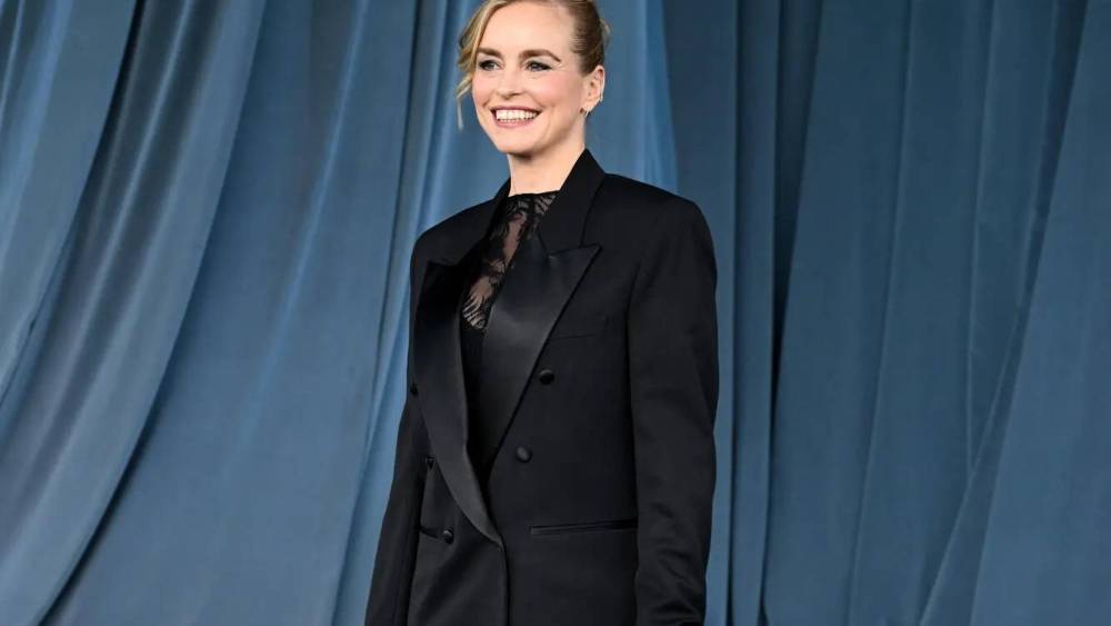 Nina Hoss on 'Hedda,' Queer Icons, and Women Over 50 in Hollywood