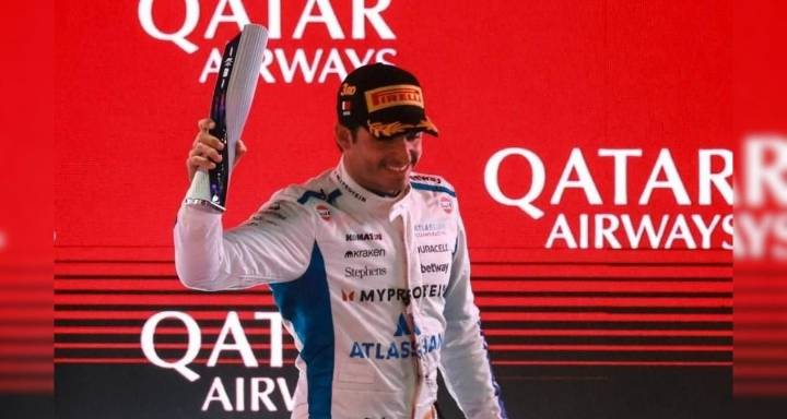 Sainz aprovecha oportunidades y sube al podio en el Gran Premio de Qatar