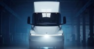 Después de 8 años, el camión de Tesla por fin entraría a producción