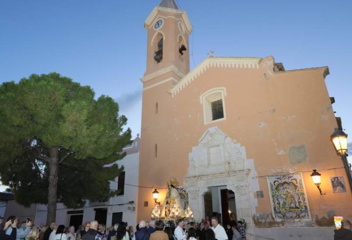 La Mare de Déu visita Benetússer en una peregrinación histórica por el centenario de la Cofradía