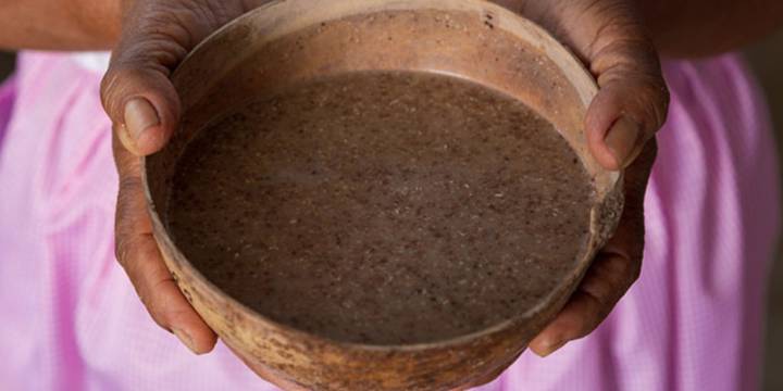 Cómo hacer pozol en casa: la bebida ancestral de maíz que hidrata y nutre