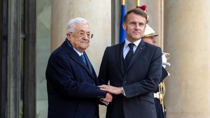 Francia refuerza su papel en Gaza: enviará más de 100 gendarmes y Emmanuel Macron liderará un comité para el Estado palestino junto a Mahmud Abás