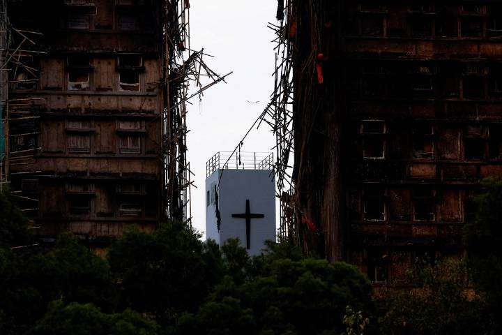 Aid pours in as Hong Kong fire death toll hits 128