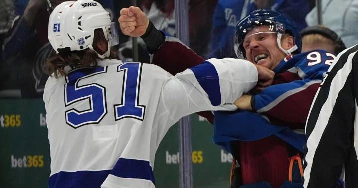 Olofsson, Wedgewood lead Avalanche past Lightning 3