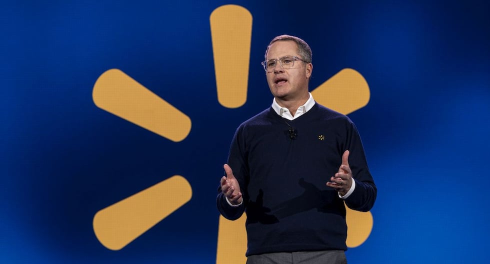 Trabajó en Walmart desde su adolescencia: CEO Doug McMillon se retira